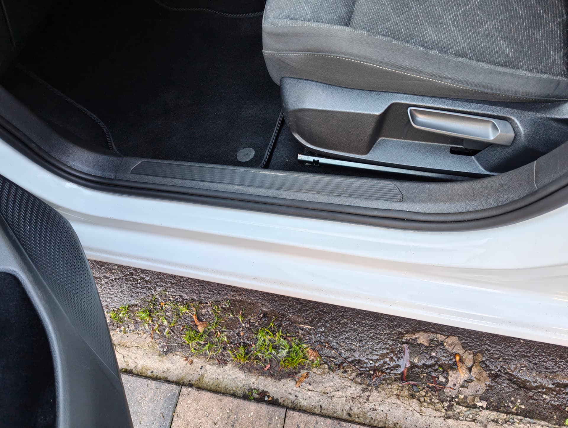 Golf driver footwell and sill clean after interior detail