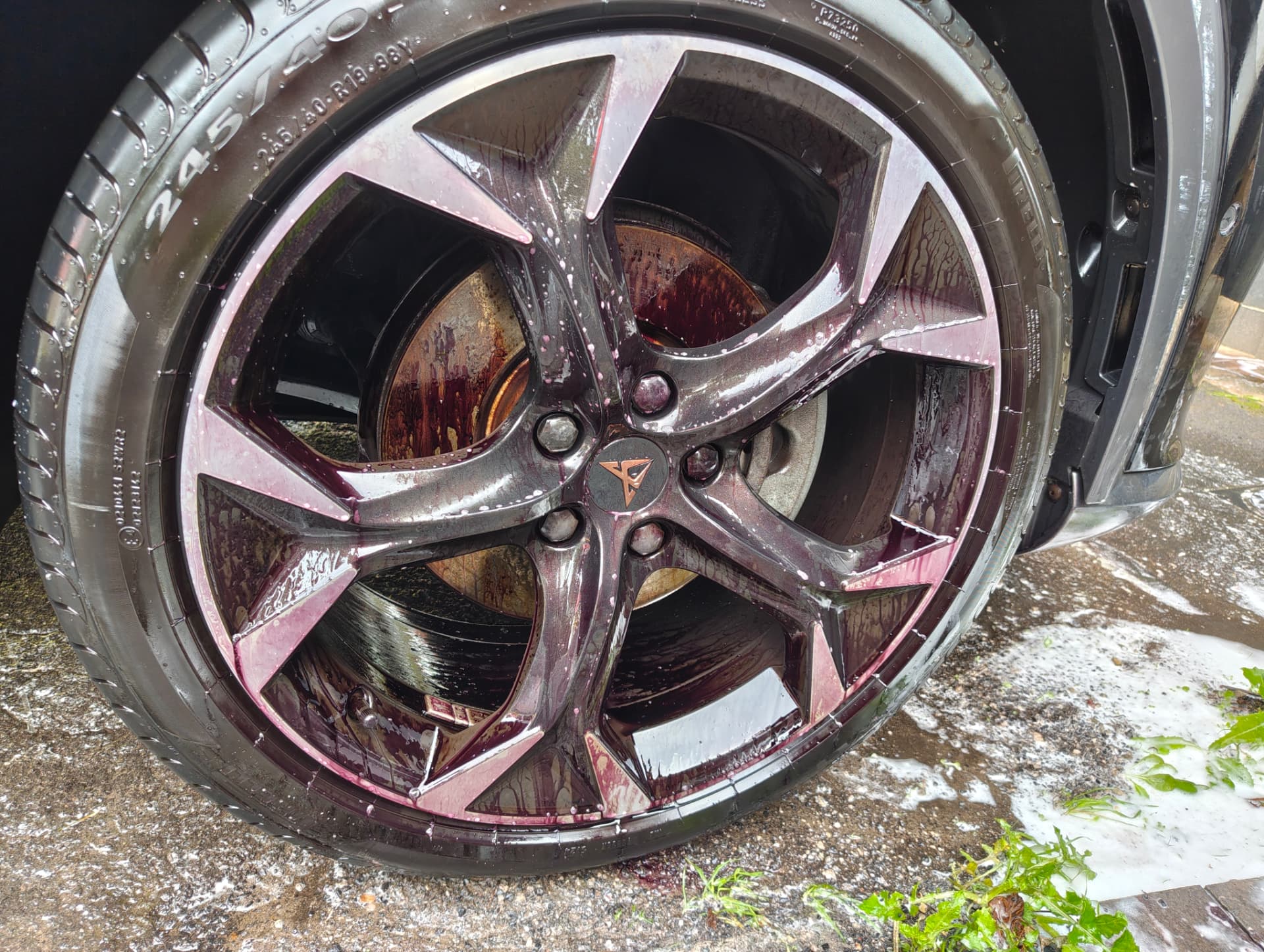 Cupra alloy wheel during iron fallout decontamination